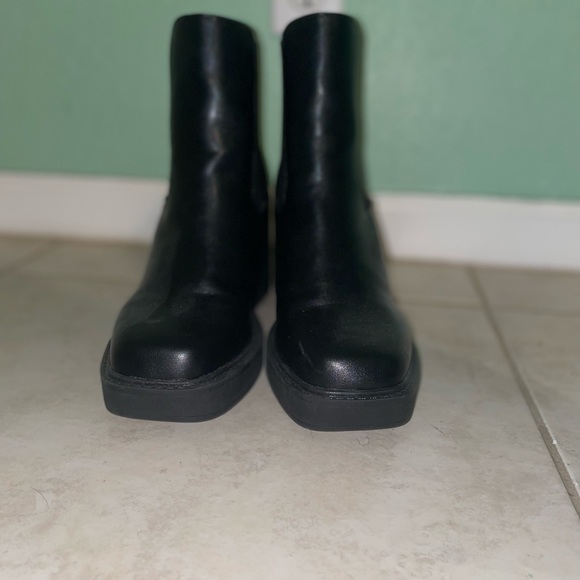 Black ankle boots - Picture 3 of 5